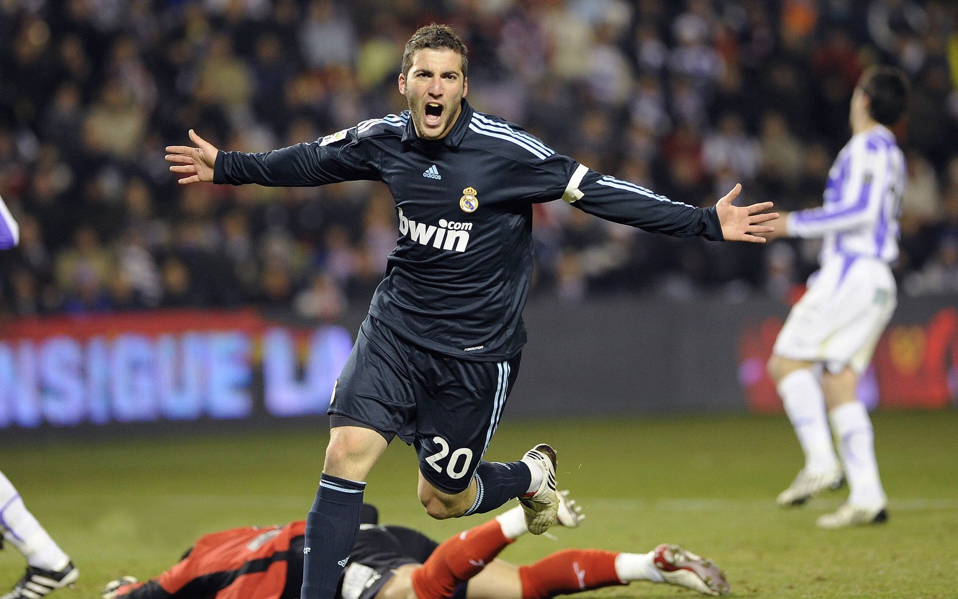 两位中超小将表态想留洋中国足球新希望被看见,中超新球队